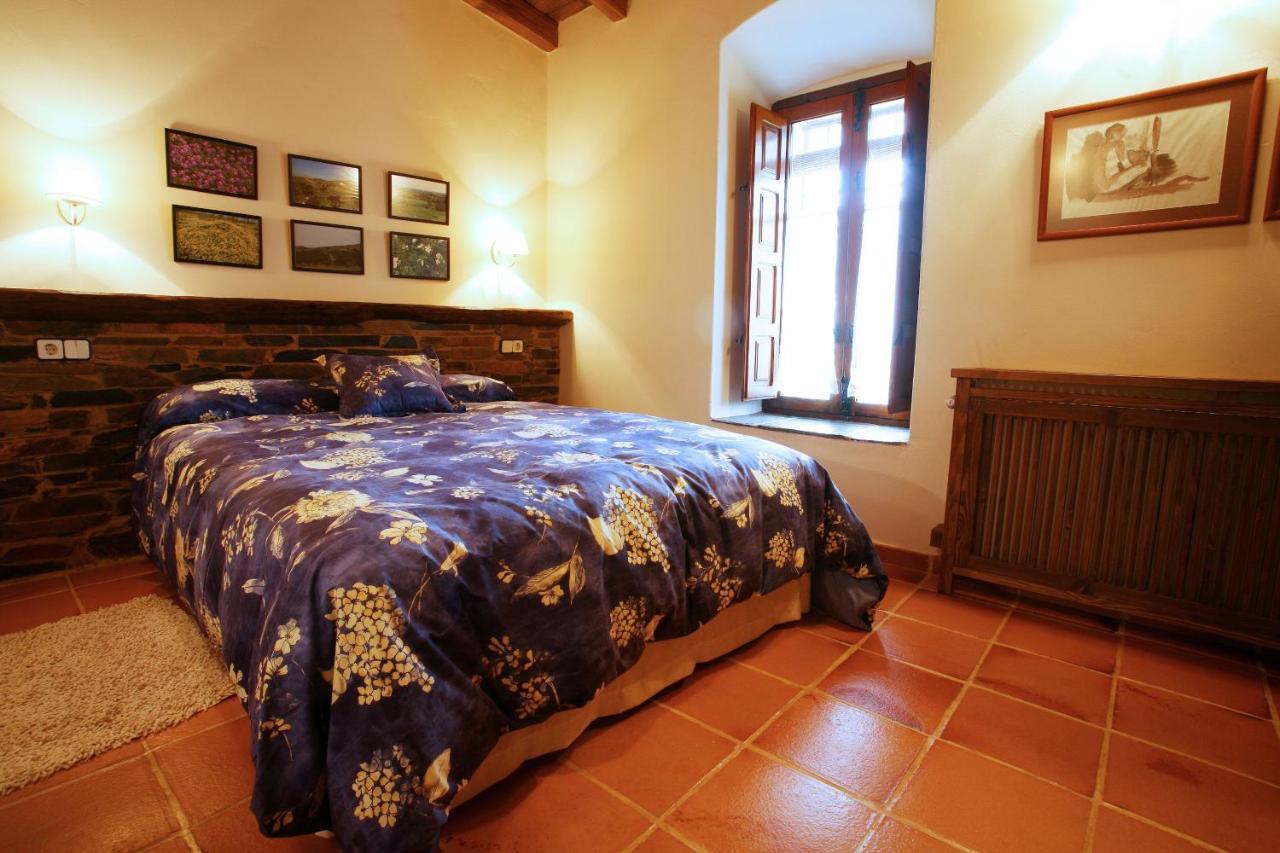 Palacio Viejo De Las Corchuelas Torrejón el Rubio المظهر الخارجي الصورة