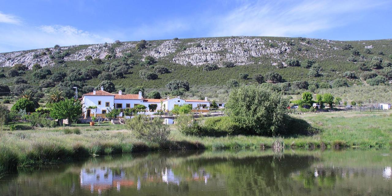 Palacio Viejo De Las Corchuelas Torrejón el Rubio المظهر الخارجي الصورة
