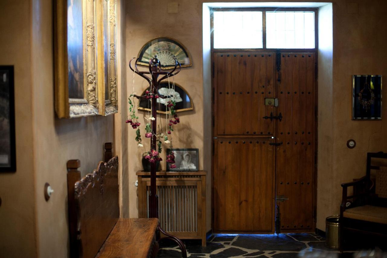 Palacio Viejo De Las Corchuelas Torrejón el Rubio المظهر الخارجي الصورة